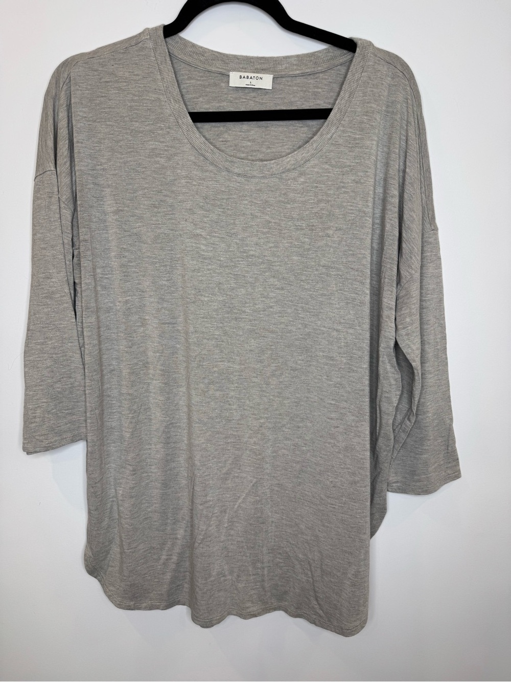 Babaton Light Gray Relaxed Scoop Neck Long Sleeve Top sz large